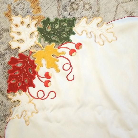 Croft&Barrow Autumn table linen set tablecloth, 60"x100", 6 placemats/napkins - Picture 2 of 12